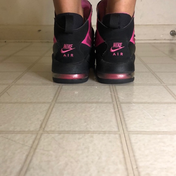 Nike’s - Picture 3 of 3